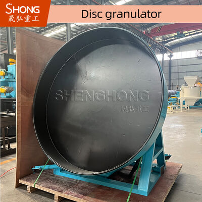 Zusammengesetzter Düngemittelgranulator mit nicht angetriebenem und angetriebenem Schraubgerät mit verstellbarer Scheibenneigung und flexiblem Gürtelantrieb